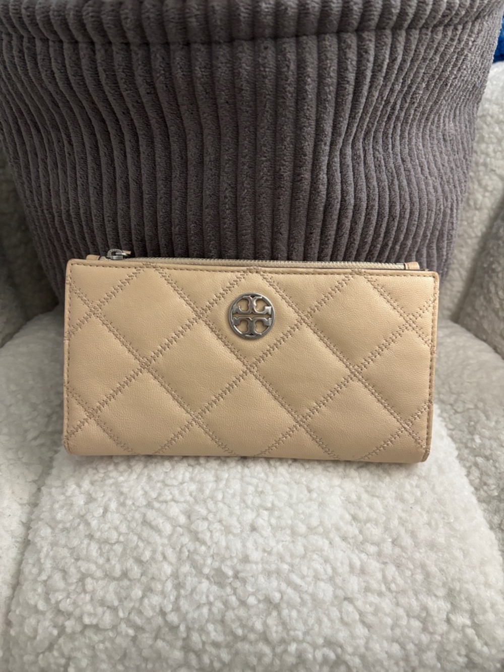Tory Burch Quilted Cream Leather Continental Zip Wallet